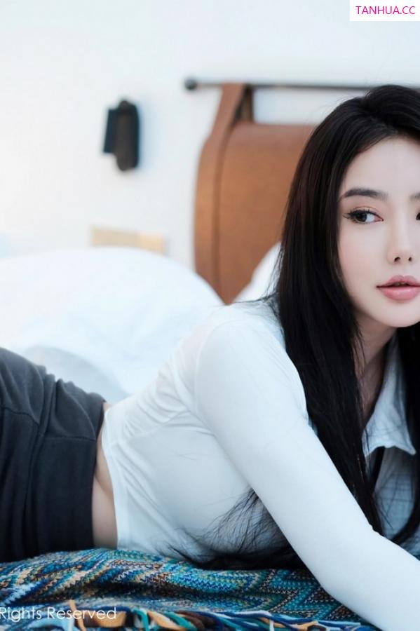 汤曼玲 玛鲁娜 [XiuRen]高清写真图 2023.04.11 No.6553 玛鲁娜Manuela 美臀短裙第20张图片